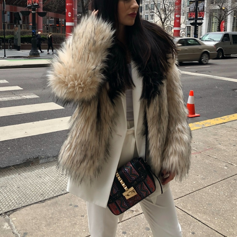 GUESS Rex Two-Tone Faux-Fur Jacket - Picture 5 of 8